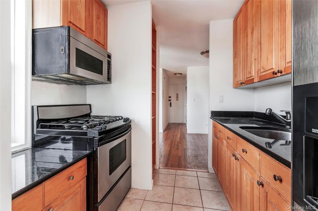 525 W 236th Street 6A, Bronx, NY 10463