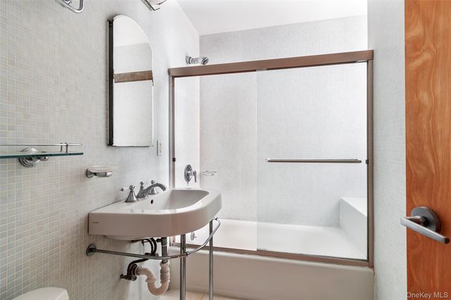 525 W 236th Street 6A, Bronx, NY 10463