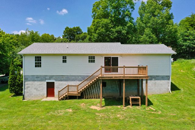 491 Hopkins Cemetery Road, Lily, KY 40740