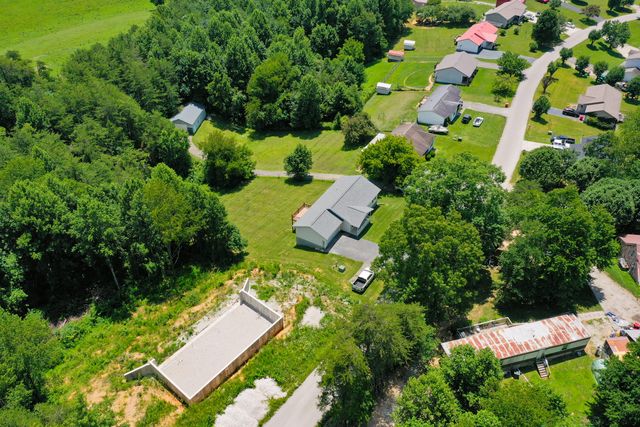 491 Hopkins Cemetery Road, Lily, KY 40740