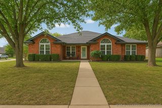 1935 Putnam Drive, Bartlesville, OK 74006
