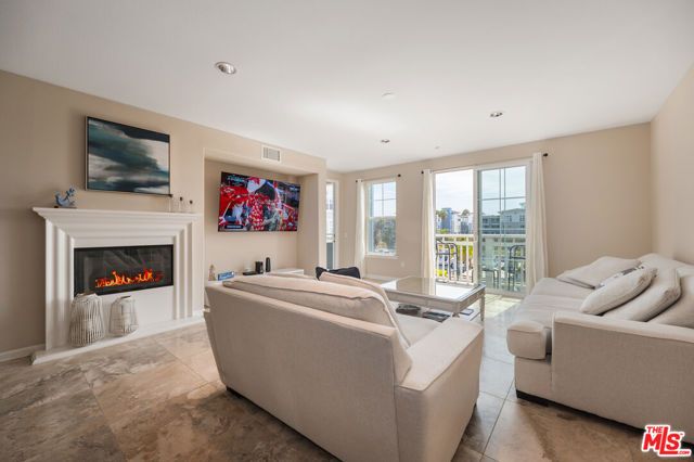 1542 Seabridge Lane, Oxnard, CA 93035