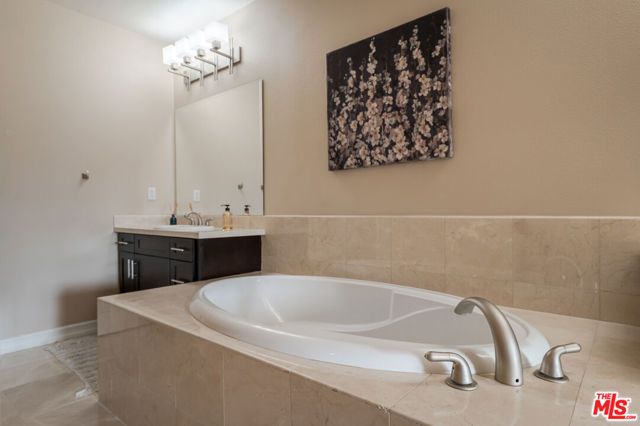 1542 Seabridge Lane, Oxnard, CA 93035
