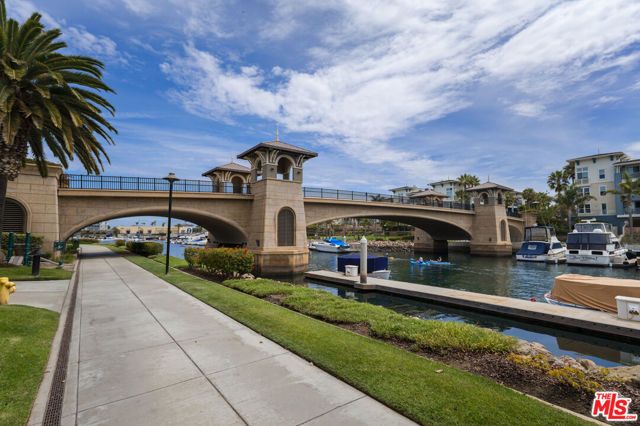 1542 Seabridge Lane, Oxnard, CA 93035