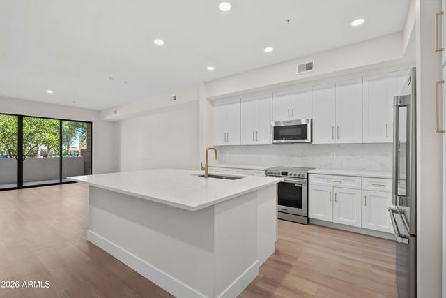 7126 E OSBORN Road 1020, Scottsdale, AZ 85251