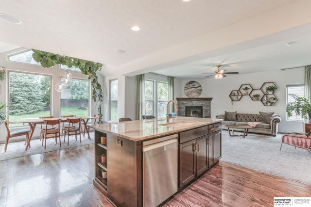 6013 S 193 Avenue, Omaha, NE 68135