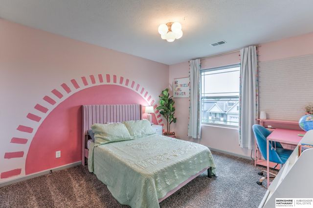 6013 S 193 Avenue, Omaha, NE 68135
