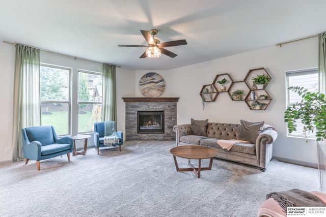 6013 S 193 Avenue, Omaha, NE 68135