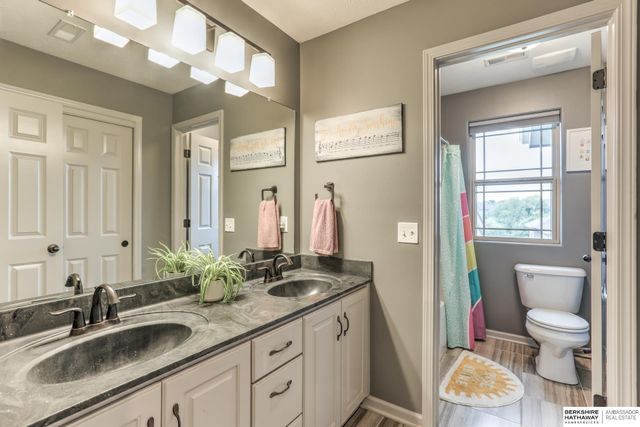 6013 S 193 Avenue, Omaha, NE 68135