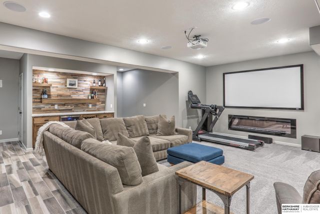 6013 S 193 Avenue, Omaha, NE 68135