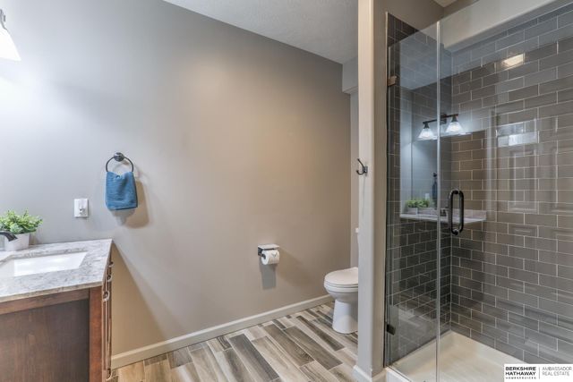 6013 S 193 Avenue, Omaha, NE 68135