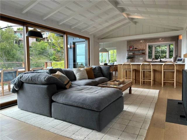 843 La Vista Drive, Laguna Beach, CA 92651