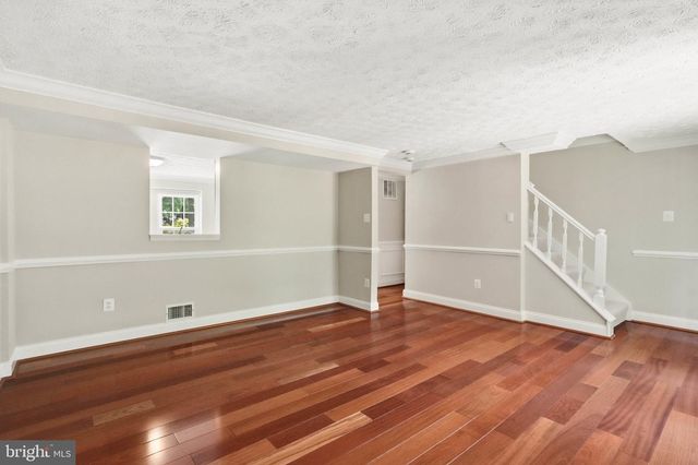 310 SHADY GLEN DR, Capitol Heights, MD 20743
