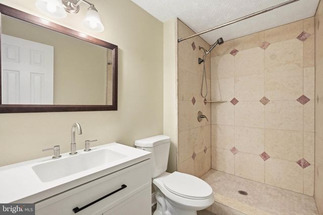 310 SHADY GLEN DR, Capitol Heights, MD 20743