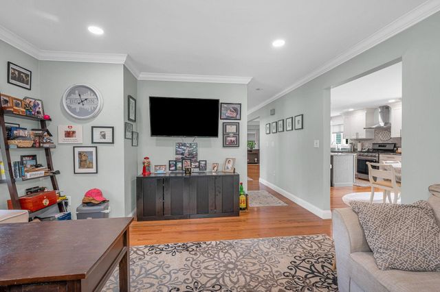 38 Theresa Avenue, Salem, NH 03079