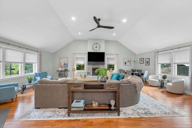 38 Theresa Avenue, Salem, NH 03079