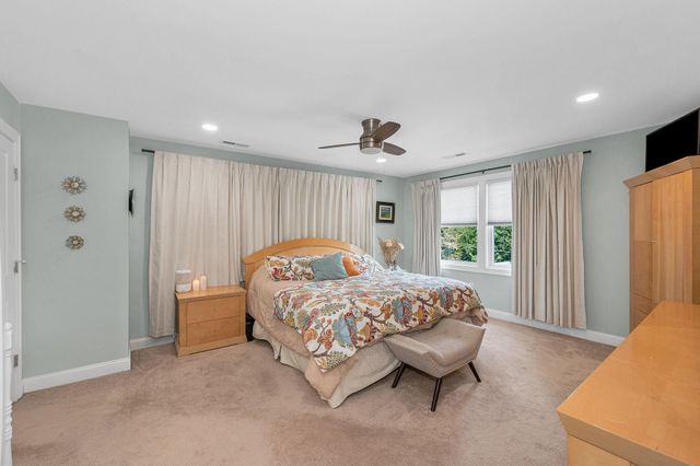 38 Theresa Avenue, Salem, NH 03079