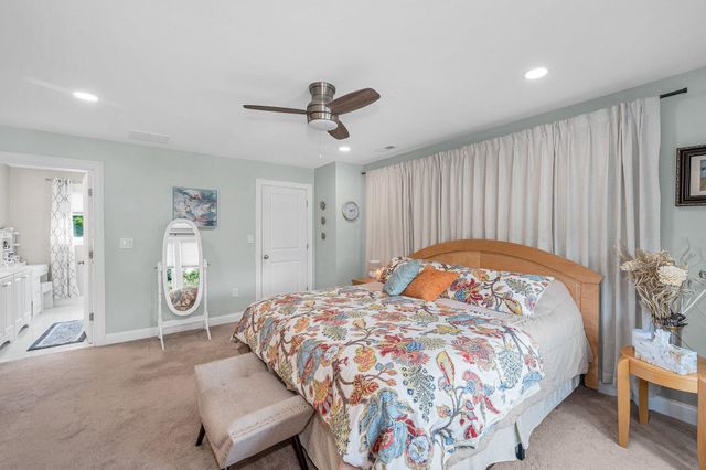 38 Theresa Avenue, Salem, NH 03079