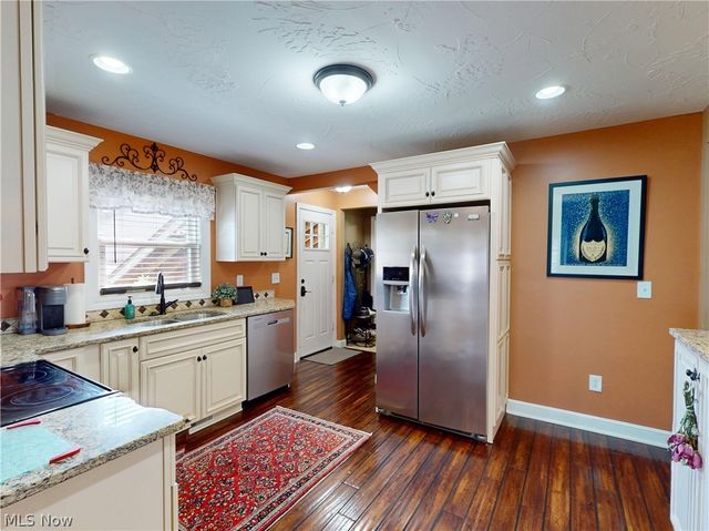 2414 Lakeside Avenue NW, Canton, OH 44708