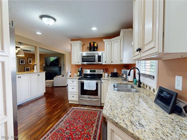 2414 Lakeside Avenue NW, Canton, OH 44708