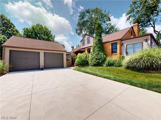 2414 Lakeside Avenue NW, Canton, OH 44708