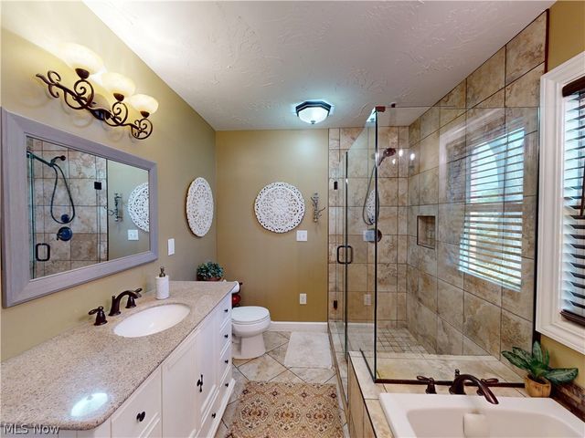 2414 Lakeside Avenue NW, Canton, OH 44708