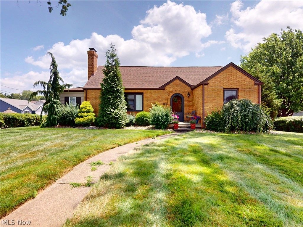2414 Lakeside Avenue NW, Canton, OH 44708