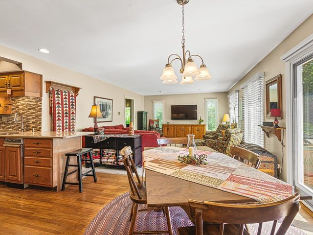 811 Paris Avenue, Rockford, IL 61107