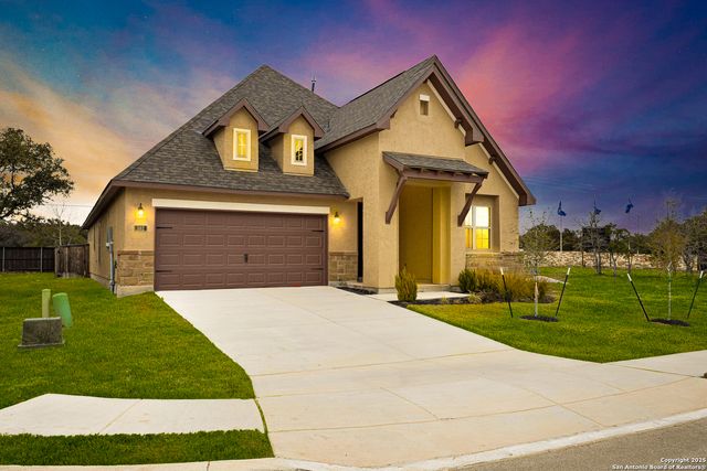 142 Secretariat, Castroville, TX 78009