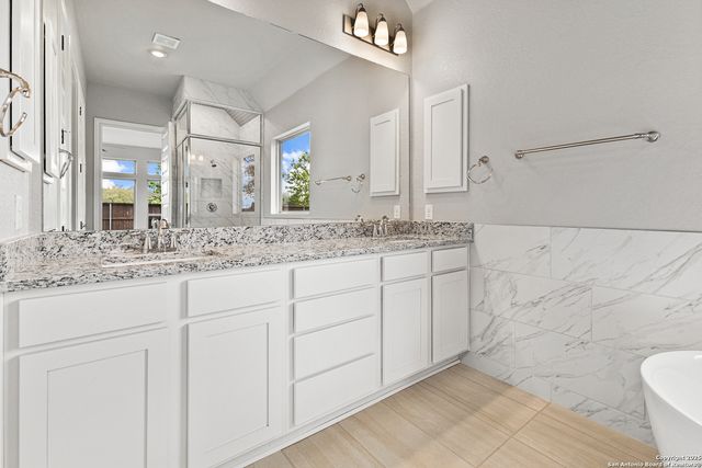 142 Secretariat, Castroville, TX 78009