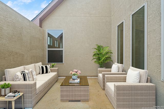 142 Secretariat, Castroville, TX 78009