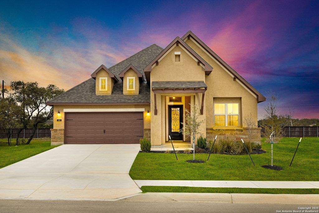 142 Secretariat, Castroville, TX 78009