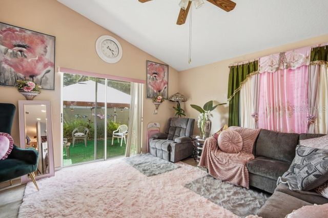 3005 W CHESTNUT STREET, Tampa, FL 33607