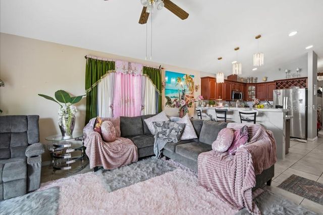 3005 W CHESTNUT STREET, Tampa, FL 33607