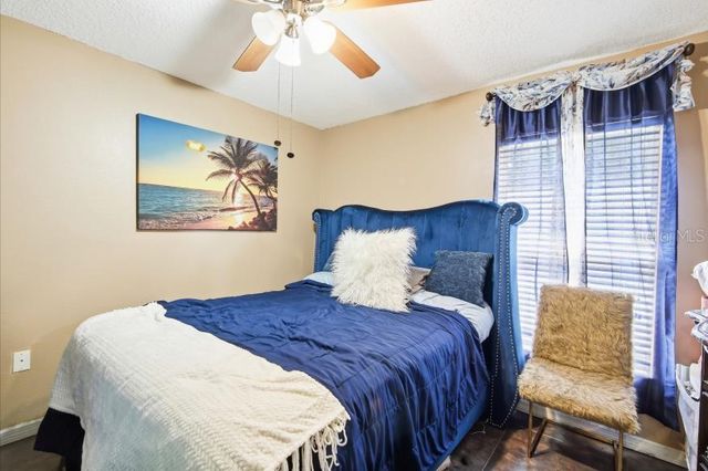3005 W CHESTNUT STREET, Tampa, FL 33607