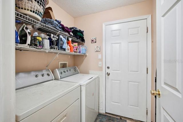 3005 W CHESTNUT STREET, Tampa, FL 33607