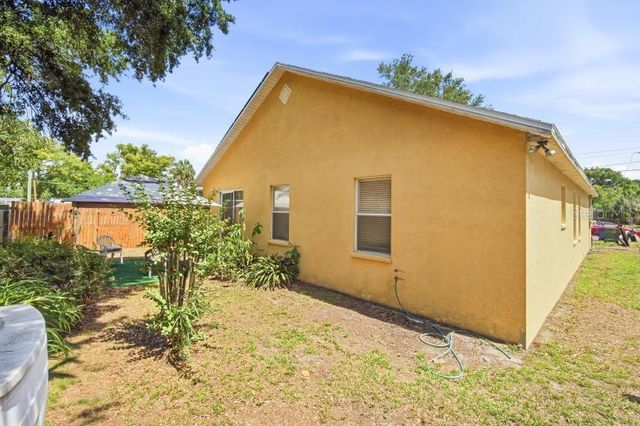 3005 W CHESTNUT STREET, Tampa, FL 33607
