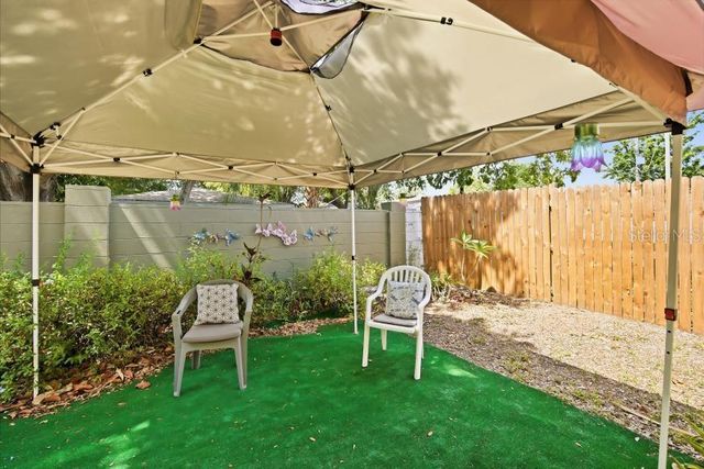 3005 W CHESTNUT STREET, Tampa, FL 33607