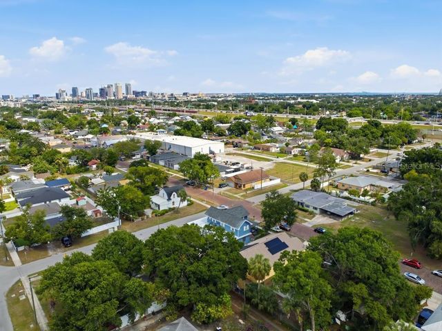 3005 W CHESTNUT STREET, Tampa, FL 33607