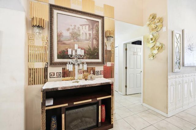 3005 W CHESTNUT STREET, Tampa, FL 33607