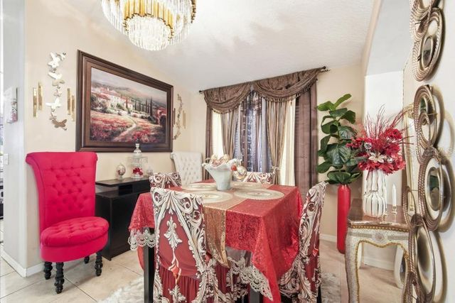 3005 W CHESTNUT STREET, Tampa, FL 33607