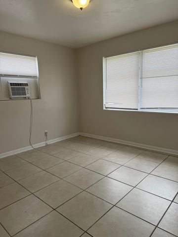 520 W Blue Heron Boulevard 1, Riviera Beach, FL 33404