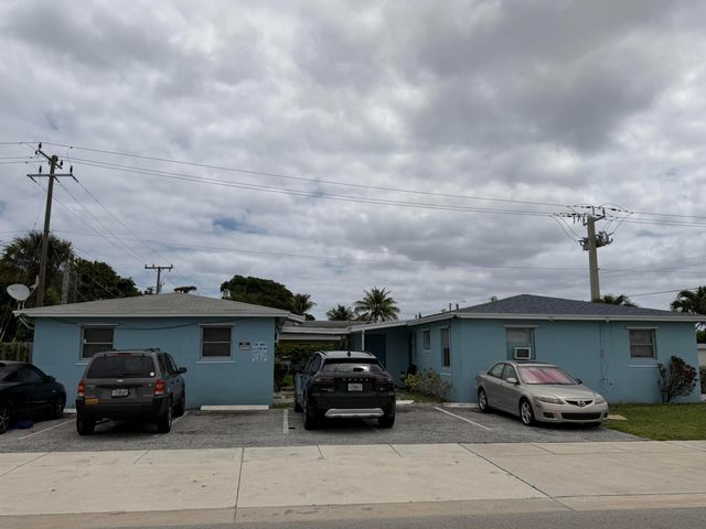 520 W Blue Heron Boulevard 1, Riviera Beach, FL 33404