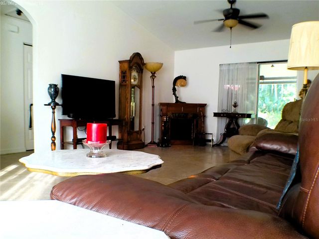10 SEQUOIA DRIVE TRACE, Ocklawaha, FL 32179