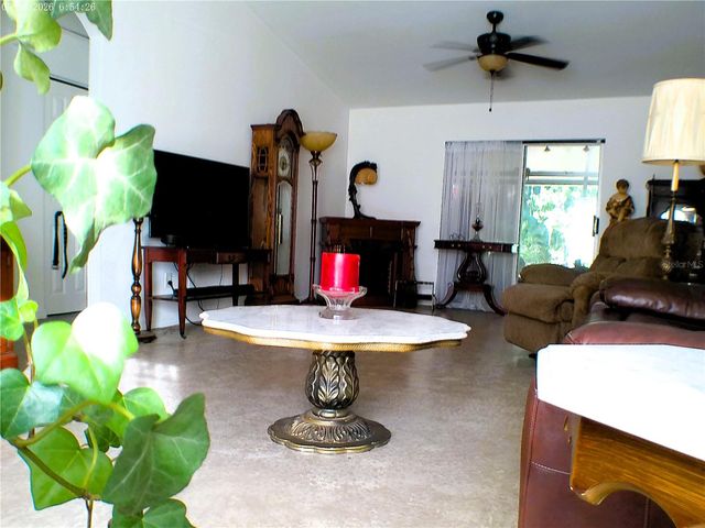 10 SEQUOIA DRIVE TRACE, Ocklawaha, FL 32179
