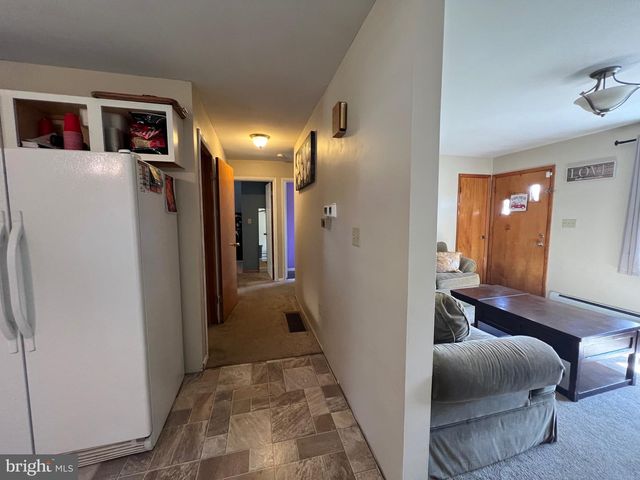 1567 MARY LOU RETTON DR, Fairmont, WV 26554