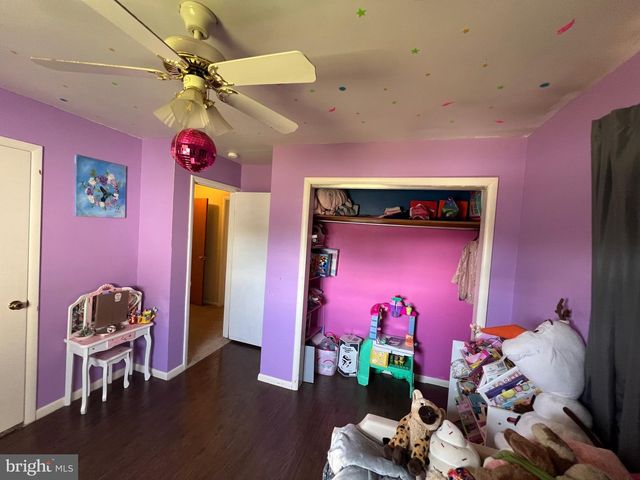 1567 MARY LOU RETTON DR, Fairmont, WV 26554