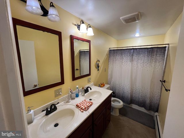 1567 MARY LOU RETTON DR, Fairmont, WV 26554