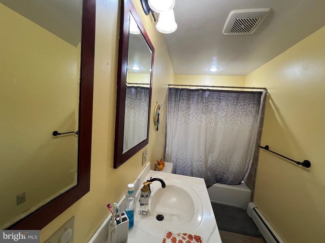 1567 MARY LOU RETTON DR, Fairmont, WV 26554