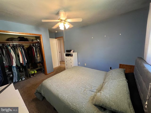 1567 MARY LOU RETTON DR, Fairmont, WV 26554